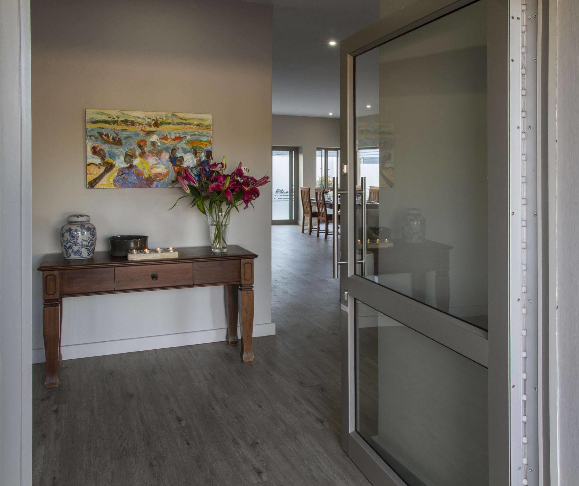Ocean Bay Guesthouse Port Elizabeth Ngoại thất bức ảnh